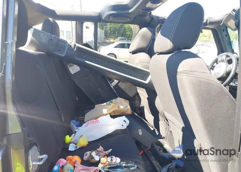 2014 Jeep Wrangler Unlimited Sahara z USA, uszkodzony, nr VIN 1C4BJWEG0EL224521